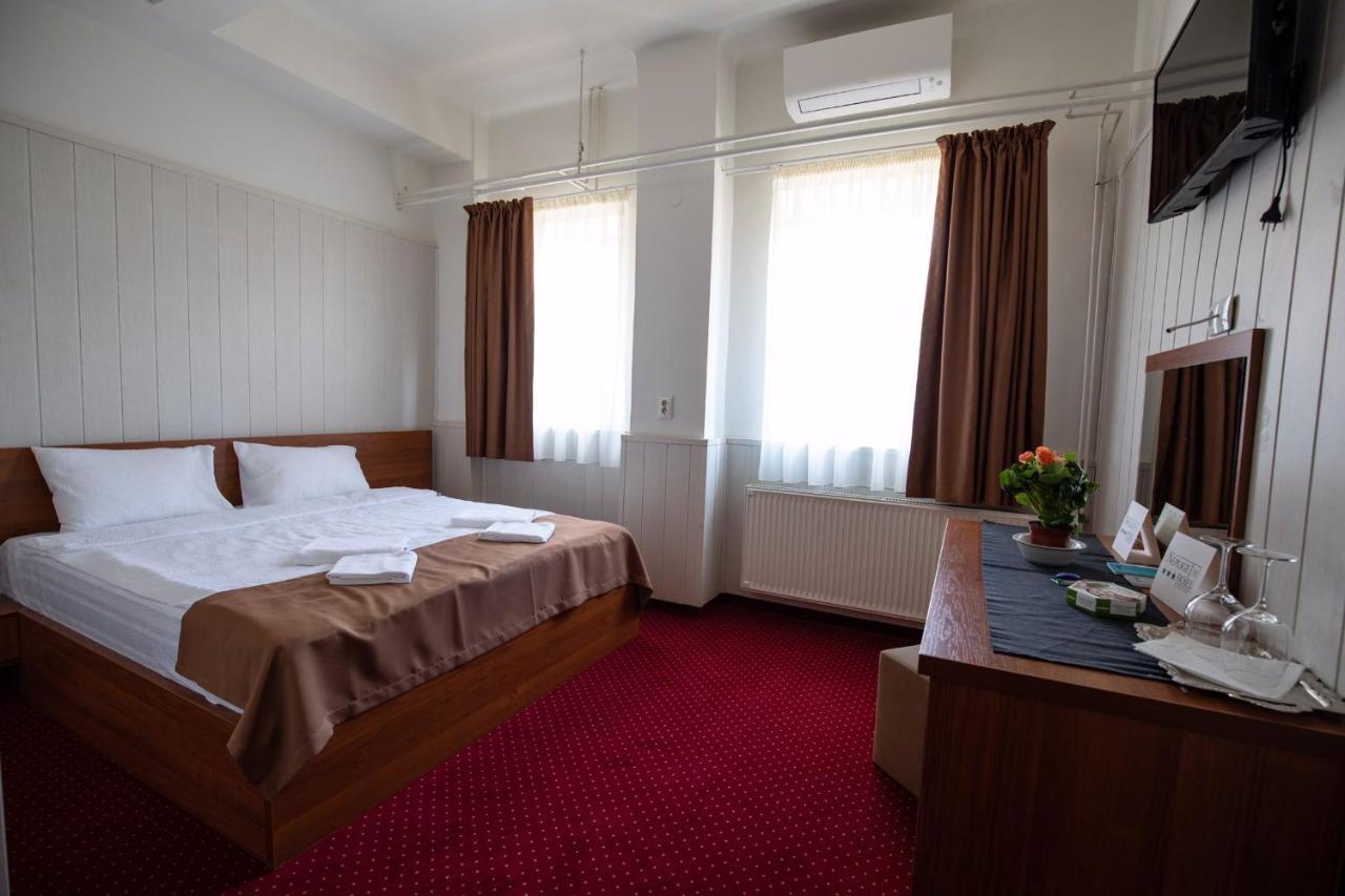 Népliget Hotel Budapest Exteriör bild