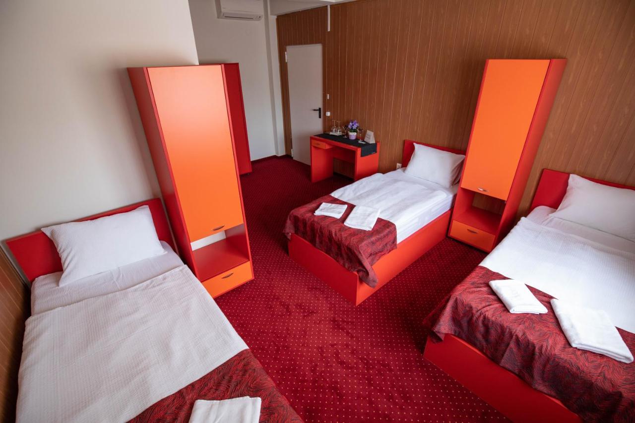 Népliget Hotel Budapest Exteriör bild