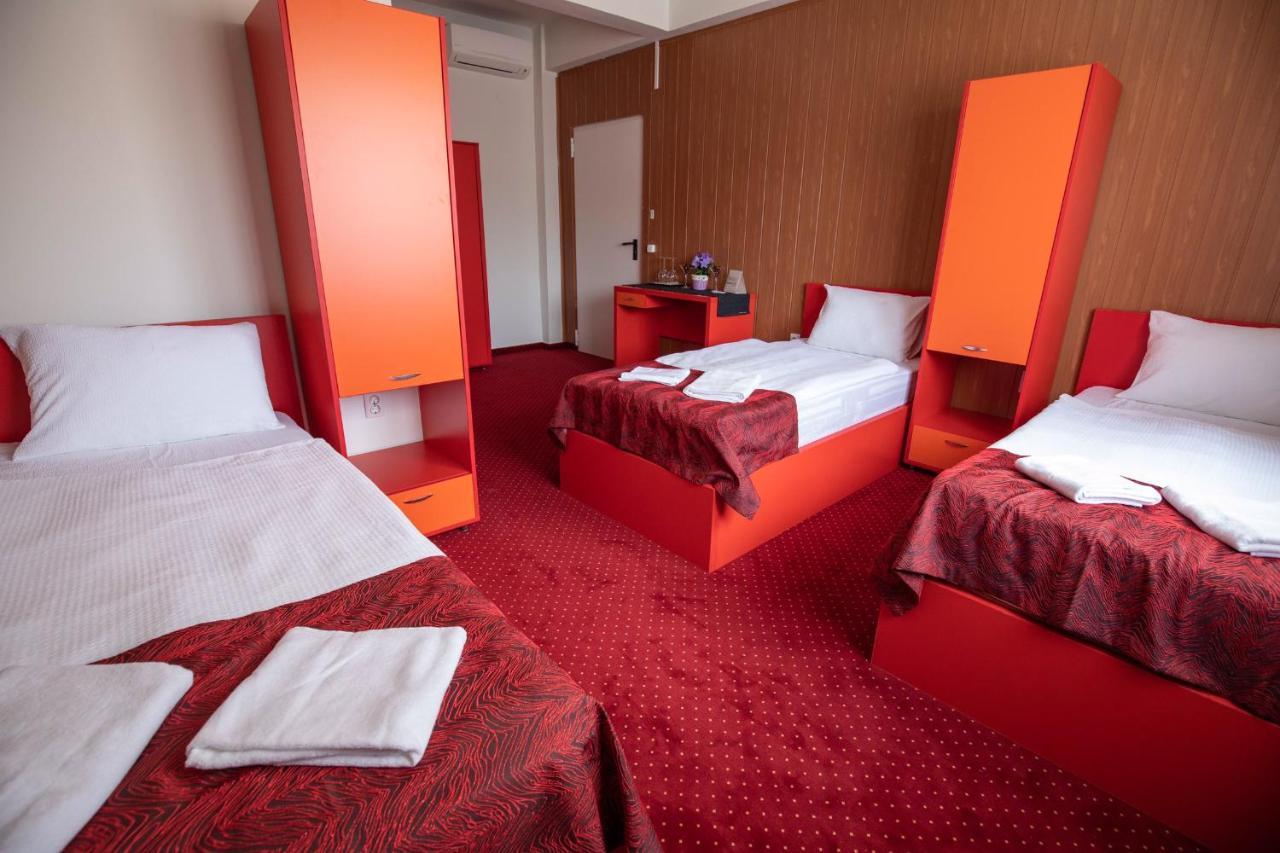 Népliget Hotel Budapest Exteriör bild